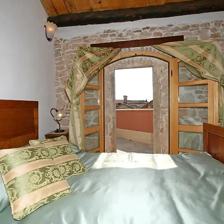 Bed & Breakfast Kastel 3*