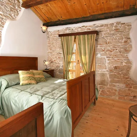 Kastel Kastelir Bed & Breakfast