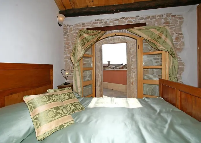Bed & Breakfast Kastel 3*