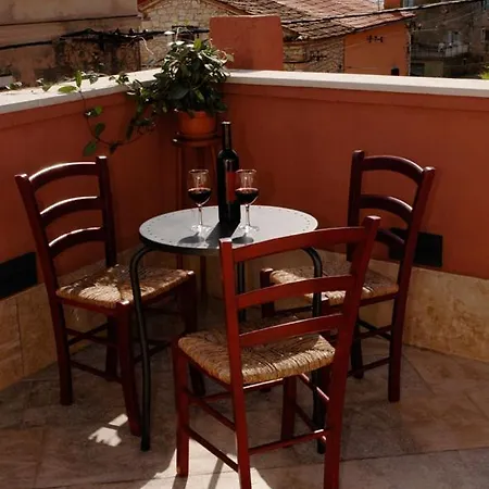 Kastel Bed and Breakfast 3*