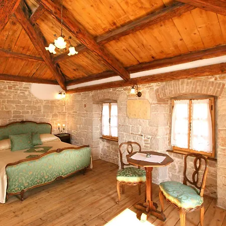 Kastel Kaštelir